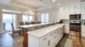 House, 4 Bedrooms | Private kitchen | Microwave - Luna Sea by Five Star Properties (Santa Rosa Beach)