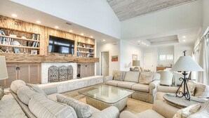 House, 4 Bedrooms | Living room | Flat-screen TV, fireplace, DVD player - Luna Sea by Five Star Properties (Santa Rosa Beach)