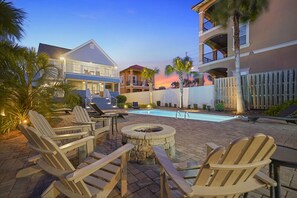 Talo, useita sänkyjä | Uima-allas | Ulkouima-allas