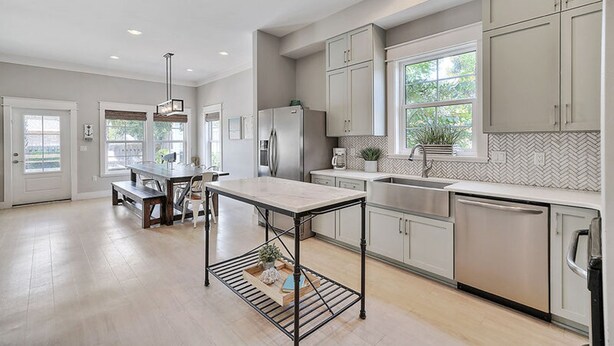 House, Multiple Beds | Private kitchen