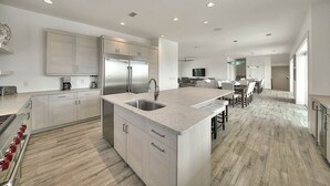 Casa, várias camas | Cozinha privada | Micro-ondas