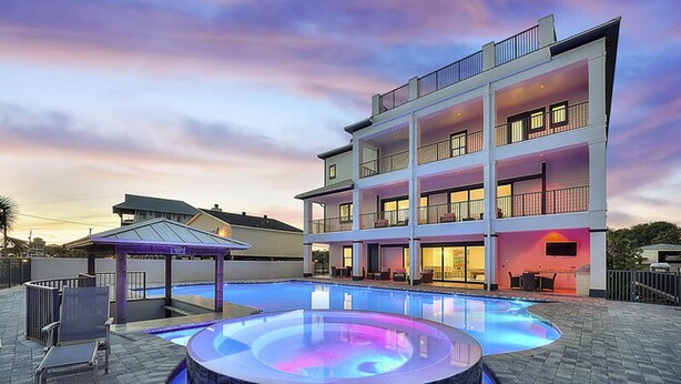 Casa, várias camas | Piscina | Piscina externa