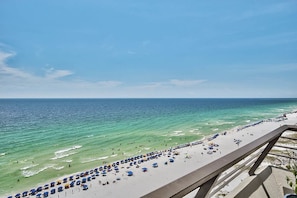 Condo, 3 quartos | Praia | Na praia 