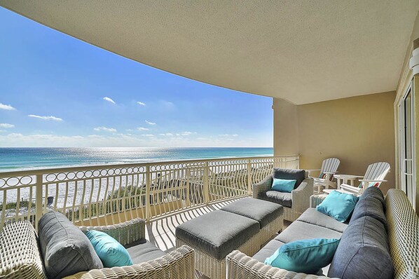 콘도, 침실 5개 | 발코니