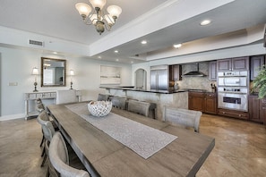 Condo, 5 Bedrooms | Dining