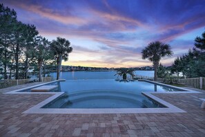 Huis, 5 slaapkamers | Zwembad | Een buitenzwembad