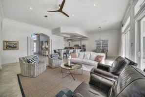 Casa, 5 camere da letto | Soggiorno | TV a schermo piatto, caminetto