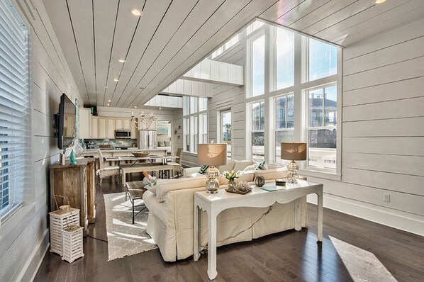 House, 5 Bedrooms | Private kitchen - Looking Glass by Five Star Properties (Santa Rosa Beach)