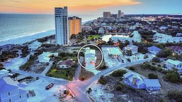 House, 6 Bedrooms | Exterior