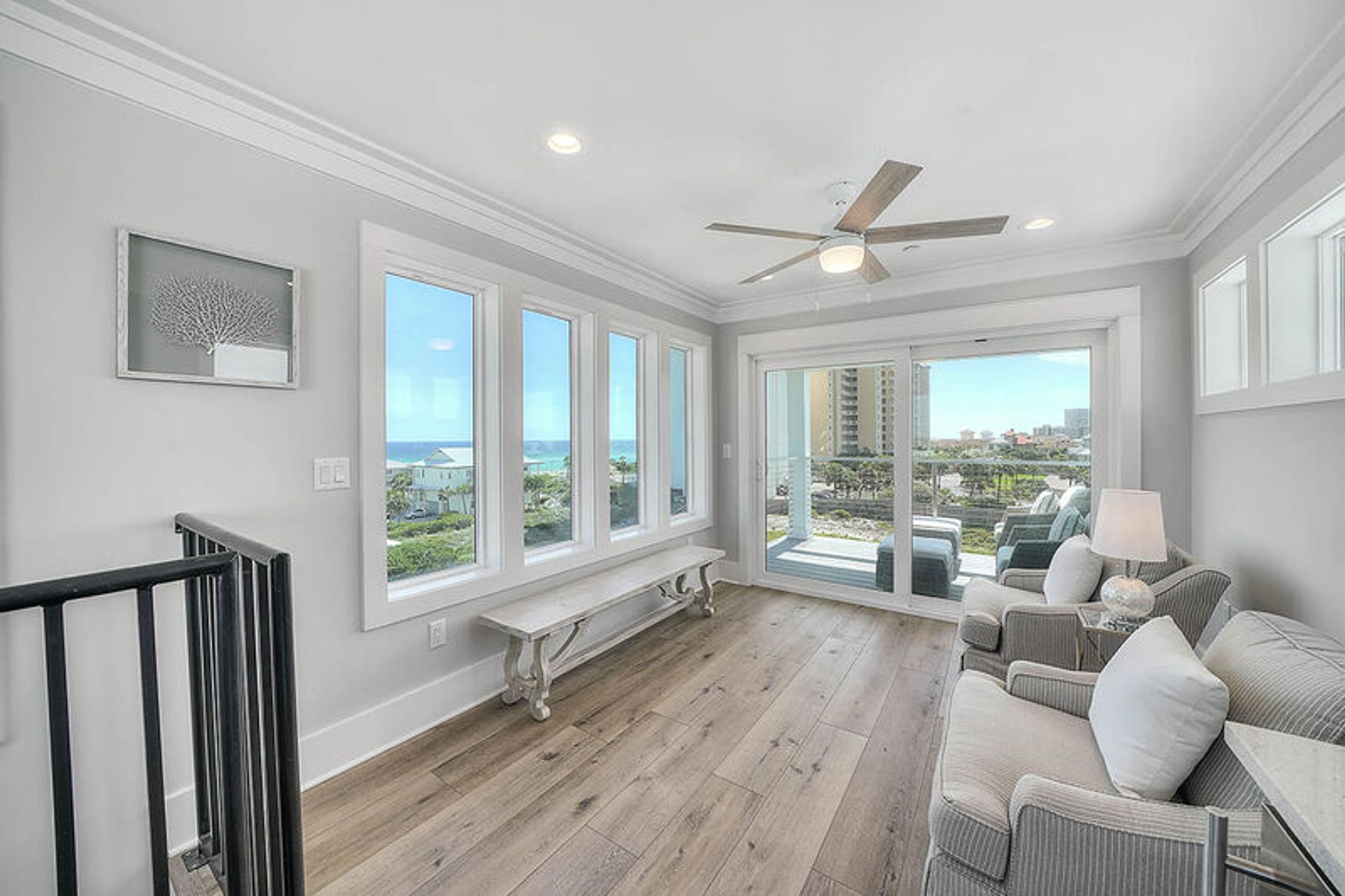 House, 6 Bedrooms | Living room | TV, foosball