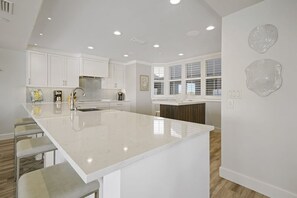 Condo, 4 Bedrooms | Private kitchen