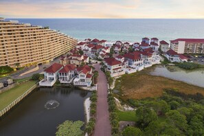 House, 6 Bedrooms | Property grounds