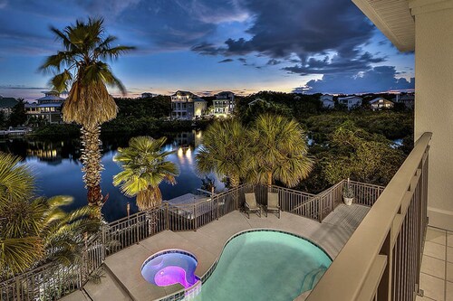 Casa Esmeralda by Five Star Properties