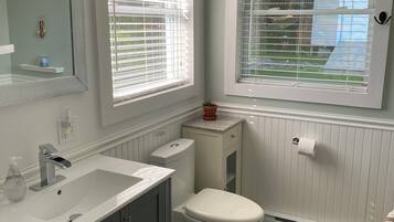 浴缸、風筒、提供毛巾、番梘