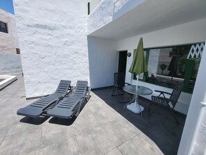 Garden view - Gueldera Apartments (Tías)