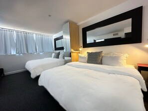 7 Schlafzimmer, Betten mit Memory-Foam-Matratzen, Zimmersafe