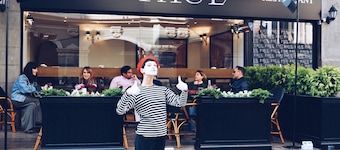 Luxury Inn *In the heart of Tbilisi city* 5 min walking distance form everything