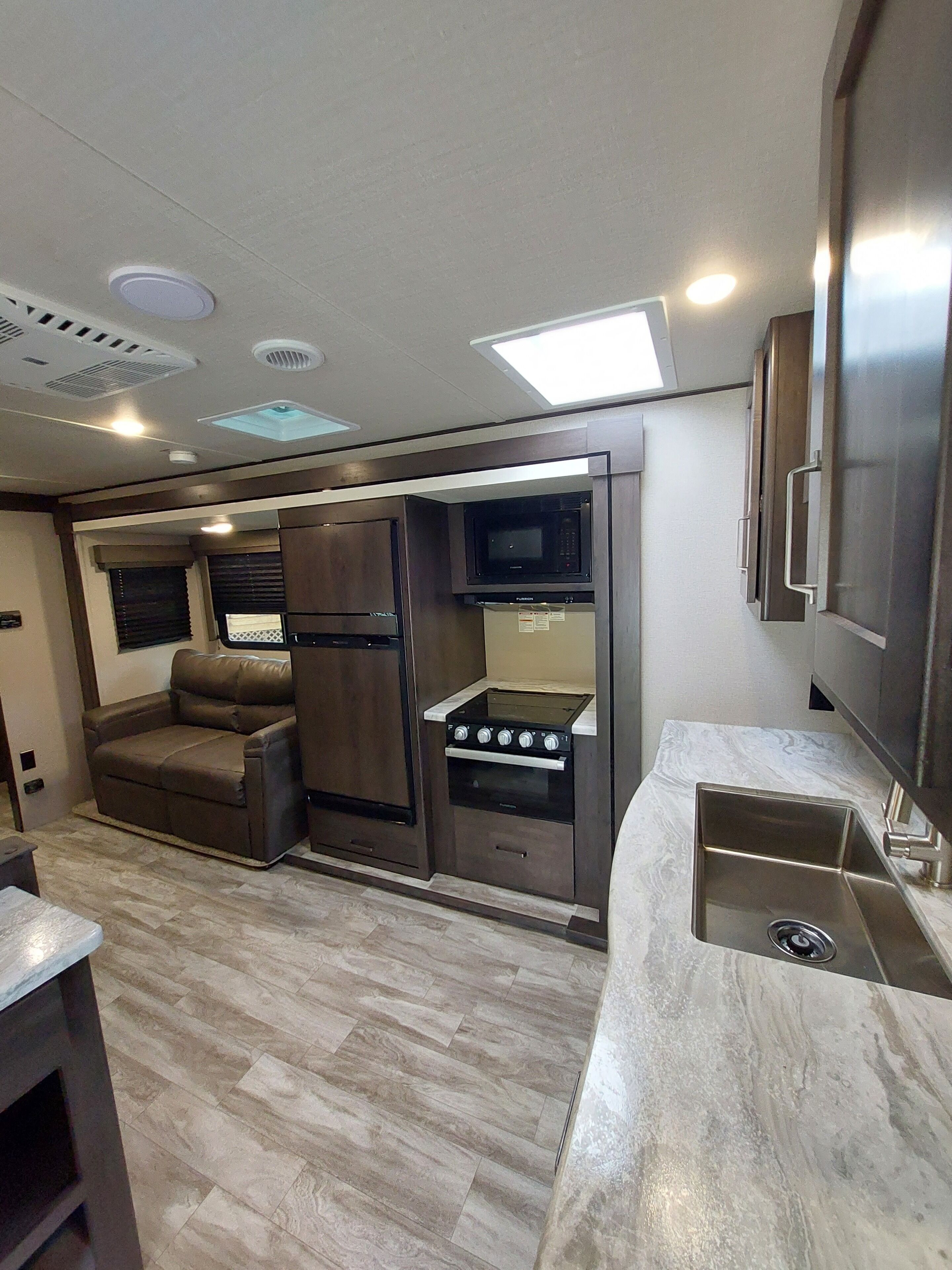 Phòng 2 giường đơn có thiết kế đặc sắc, 1 phòng ngủ | Bếp riêng | Lò vi sóng, dụng cụ pha cà phê/trà, l ò nướng bánh mì, khăn giấy 