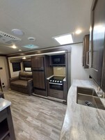 Design Twin Room, 1 Bedroom | Private kitchen | Microwave, coffee/tea maker, toaster, paper towels