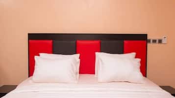 Quarto casal superluxo, acesso à piscina | 3 quartos, Wi-Fi de cortesia