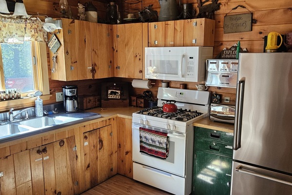 Refrigerador, microondas, horno, placa de cocina