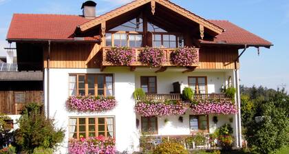 Ferienwohnung Kampenwand, 65 qm, 2 Schlafzimmer, TV, Bergblick, W-LAN