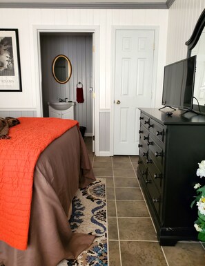 1 bedroom, desk, iron/ironing board, free WiFi