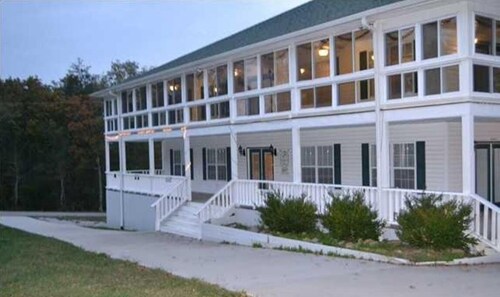 Swallow's Nest at Cascade Inn