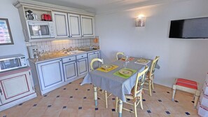 Refrigerador, microondas, horno y lavavajillas