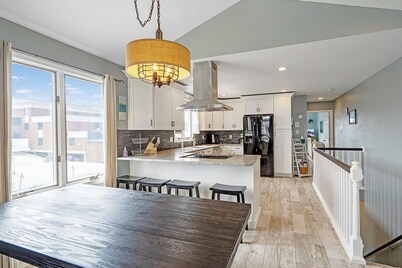 Renovated with Backyard Oasis! Quick Walk to Town & Beach. 4 BRs. Sleeps 10