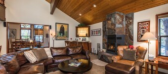 MtnScape_Views, EV Charger, GameRoom, Pool Table /PingPong, Arcade +HOA Amenities (Gym/Sauna/Pool)