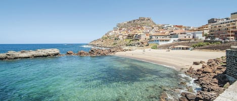 Playa en los alrededores y pesca