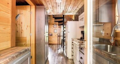 Blue Heron Treehouse - Private Hot Tub