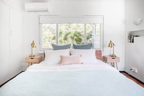3 habitaciones, tabla de planchar con plancha, cuna de viaje y wifi 
