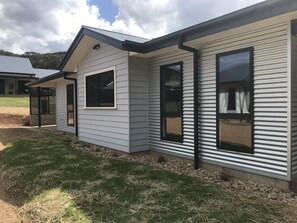 Exterior - Bright Racecourse View #2 (Bright)