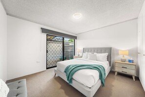 2 slaapkamers, een strijkplank/strijkijzer, reisbedje, wifi