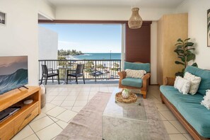 TV, DVD player, books, offices - Top Floor Unit With Private Rooftop Terrace (Kings Beach)