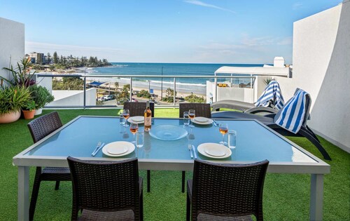 Kings Beach Top Floor Unit With Private Rooftop