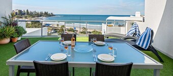 Rolling Surf Resort 🌊 Ocean Views Private Rooftop