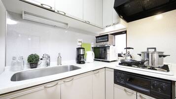 6 beds Private Shibuya House | Private kitchenette | Fridge, microwave, stovetop, electric kettle