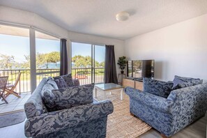 TV, DVD player, offices