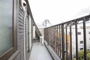 Balcony - Suginami Koenji Apartment (Tokyo)