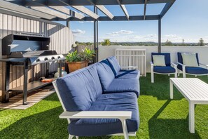 Property grounds - Oceanfront Views at Moffat Beach + Rooftop Terrace (Moffat Beach)