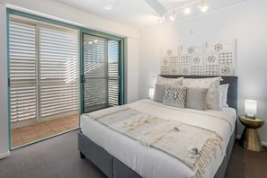 2 Schlafzimmer, Schreibtisch, Bügeleisen/Bügelbrett, Reisekinderbett