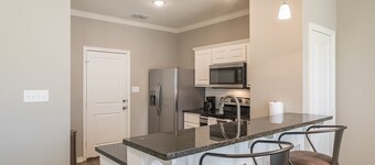 STAY TYLER @ parklen- 2 mins away from hospitals