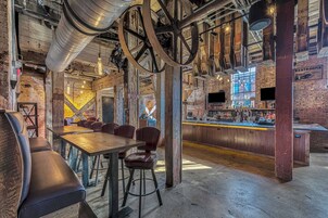 2 bares, bar en la azotea