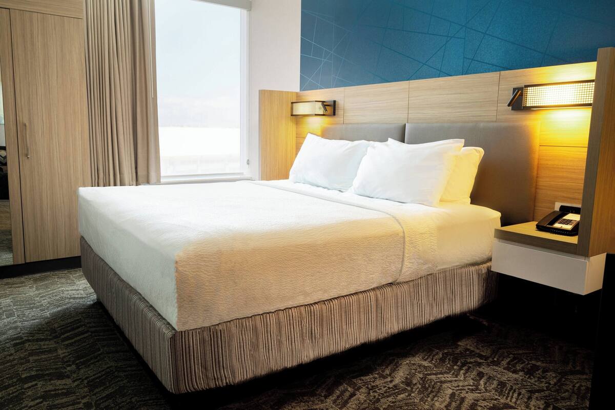 1 bedroom, desk, laptop workspace, free wifi