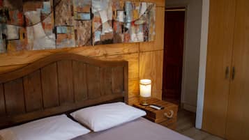 2 bedrooms, WiFi, bed sheets, wheelchair access