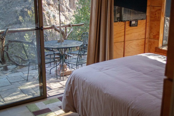 2 bedrooms, WiFi, bed sheets, wheelchair access