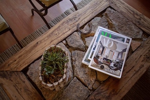 Interior detail - Ñilhue house with forest and river (Lo Barnechea)
